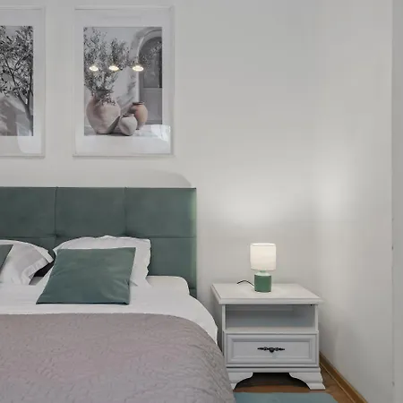 Casa Alba- Oaza Urbana Cu Gradina Privata * Βουκουρέστι