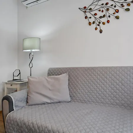 Casa Alba- Oaza Urbana Cu Gradina Privata Διαμέρισμα *