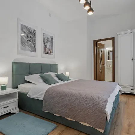 Casa Alba- Oaza Urbana Cu Gradina Privata Διαμέρισμα