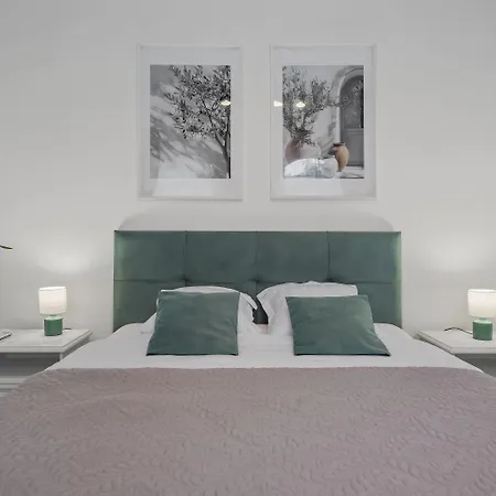 Apartment White House- Oaza Urbana Cu Gradina Privata