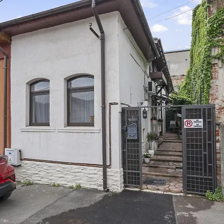 Casa Alba- Oaza Urbana Cu Gradina Privata * Βουκουρέστι