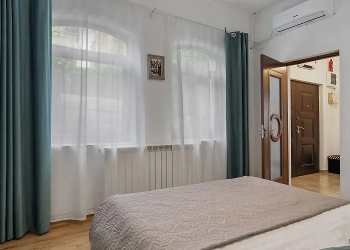 White House- Oaza Urbana Cu Gradina Privata Apartman