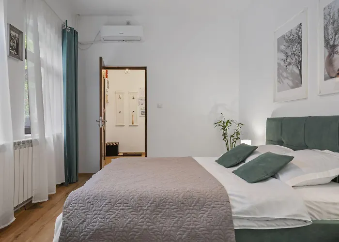 White House- Oaza Urbana Cu Gradina Privata *