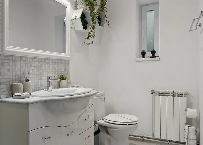 White House- Oaza Urbana Cu Gradina Privata *